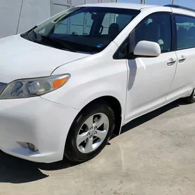 Toyota Sienna 2010