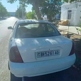 Daewoo Nubira 1999