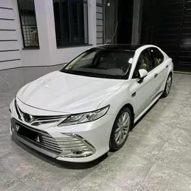 Toyota Camry 2021