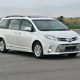 Toyota Sienna 2017