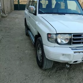 Mitsubishi Pajero 1999