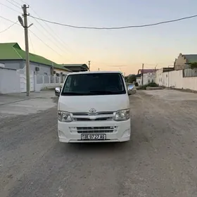 Toyota Hiace 2012