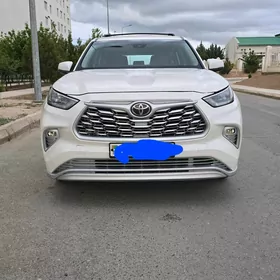 Toyota Highlander 2022