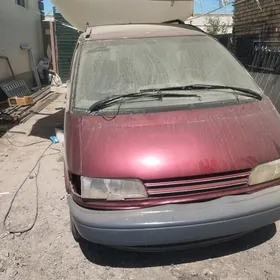 Toyota Previa 1990