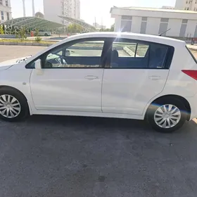Nissan Versa 2012