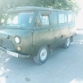 UAZ 452 1980