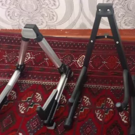 Gitara ücin stoýka.