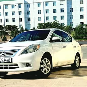 Nissan Versa 2011