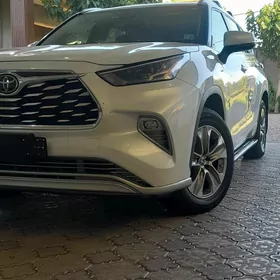 Toyota Highlander 2022