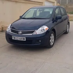 Nissan Versa 2012