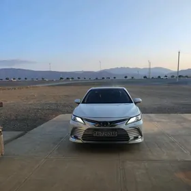 Toyota Camry 2022