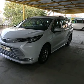Toyota Sienna 2021