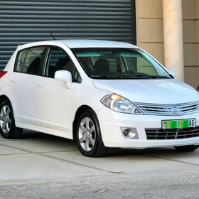 Nissan Versa 2011