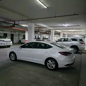 Hyundai Elantra 2019