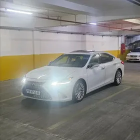 Lexus ES 350 2019