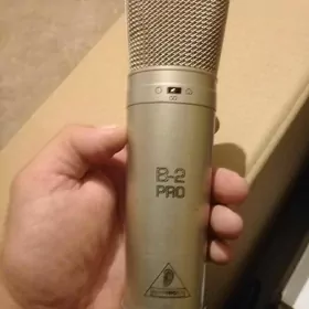 СТУДИННЫЙ  МИКРАФОН  B2