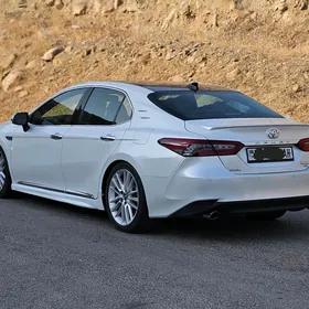 Toyota Camry 2019