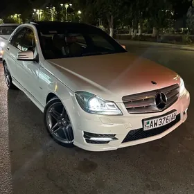 Mercedes-Benz C350 2012