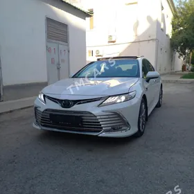 Toyota Camry 2021