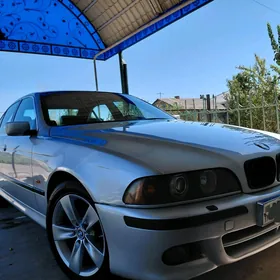 BMW E39 2000