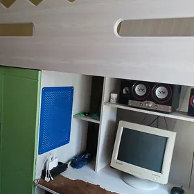 кровать