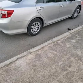 Toyota Camry 2013