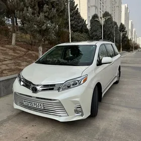 Toyota Sienna 2018