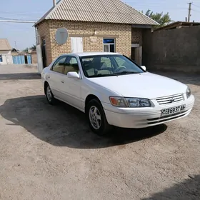 Toyota Camry 2000