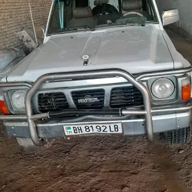 Nissan Patrol 1995