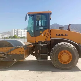 SDLG RS 8180 2019