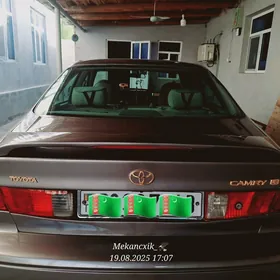 Toyota Camry 2000