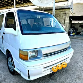 Toyota Hiace 1999