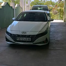 Hyundai Elantra 2023