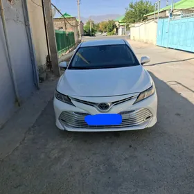 Toyota Camry 2020