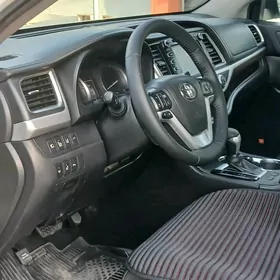 Toyota Highlander 2016