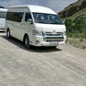Toyota Hiace 2015