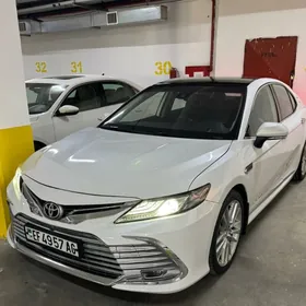 Toyota Camry 2019