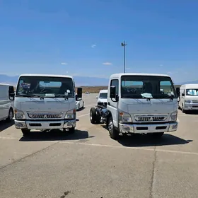 Mitsubishi Canter 2025