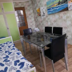 Кухонный стол+4 стул