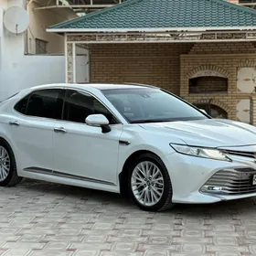 Toyota Camry 2018
