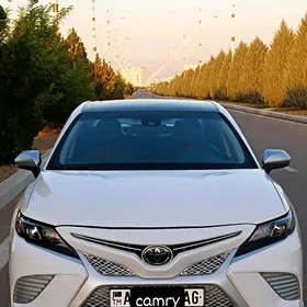 Toyota Camry 2020