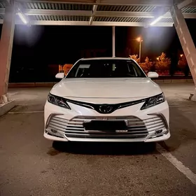 Toyota Camry 2021