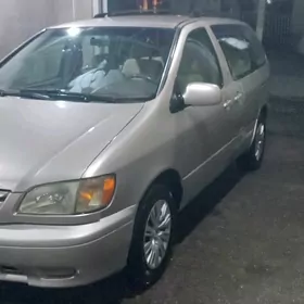 Toyota Sienna 2002
