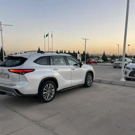 Toyota Highlander 2022