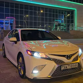 Toyota Camry 2018