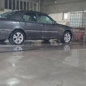 Mercedes-Benz C36 AMG 1995