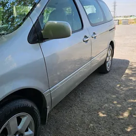 Toyota Sienna 2002