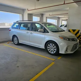 Toyota Sienna 2018
