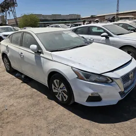 Nissan Altima 2020
