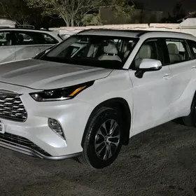 Toyota Highlander 2021